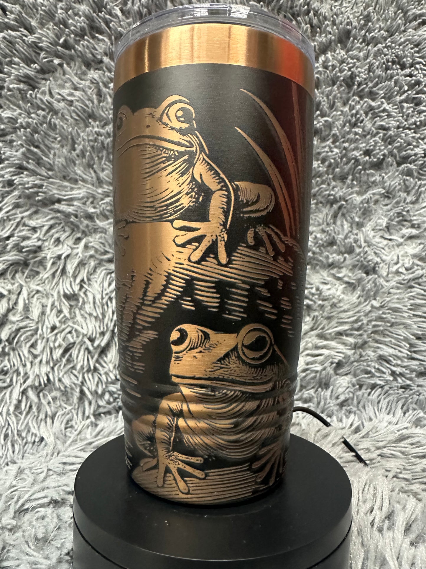 20 oz Tumbler - Rose Gold - Frogs